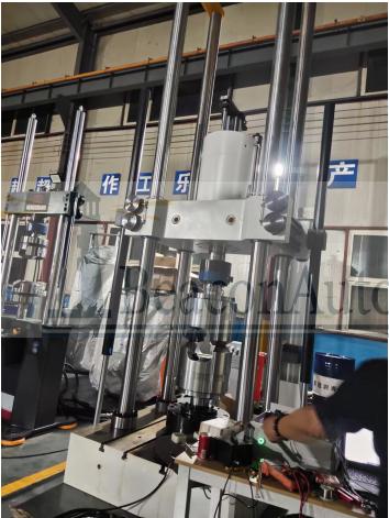 人造髖關(guān)節(jié)動(dòng)態(tài)疲勞試驗(yàn)機(jī)